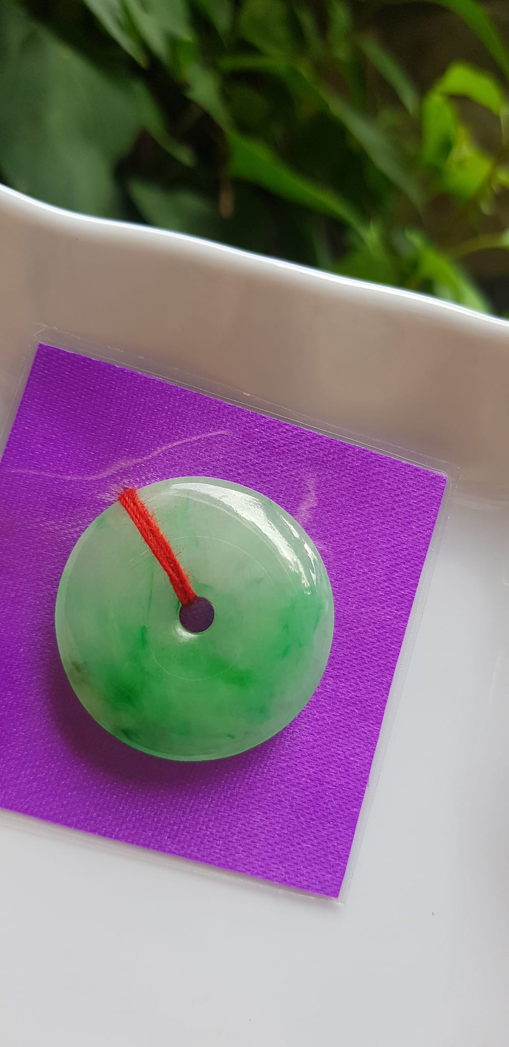 Mặt dây chuyền Đồng Điếu Đồng Tiền A Đẹp Đá Ngọc cẩm thạch tự nhiên 1 bên trắng 1 lý bóng đẹp Size 30mm x dầy 6mm Nữ bọc vàng đeo đẹp món quà tặng ý nghĩa ạ