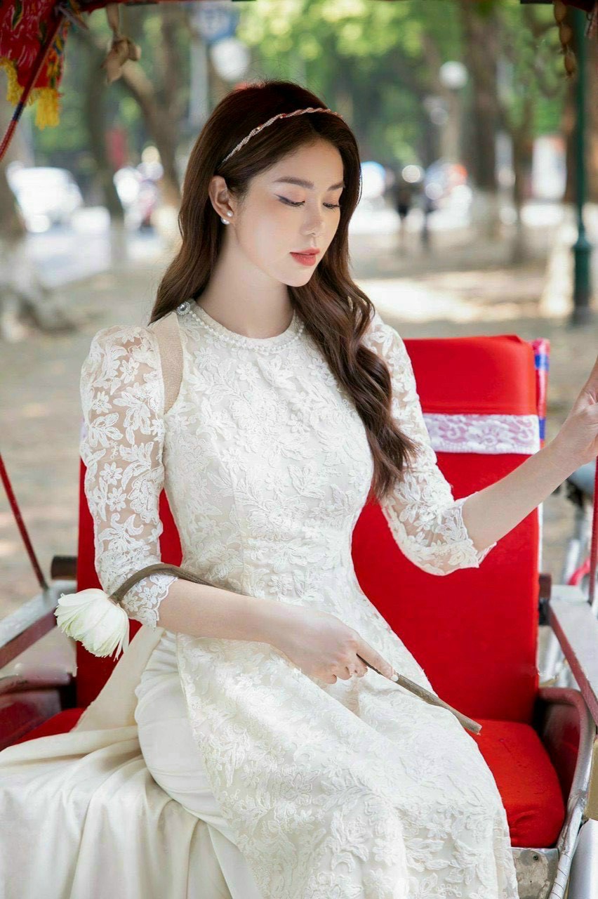 ÁO DÀI REN CAO CẤP CỔ ĐÍNH HẠT NGỌC