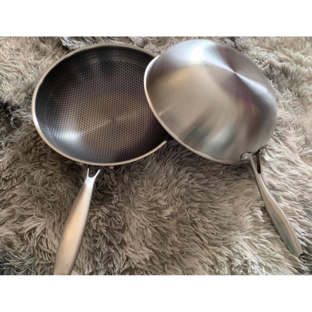 Chảo chống dính tổ ong 32cm 3 lớp inox bếp từ công nghệ khoan khắc chống dính Hàn quốc chịu cào xước bởi dụng cụ nấu ăn kim loại