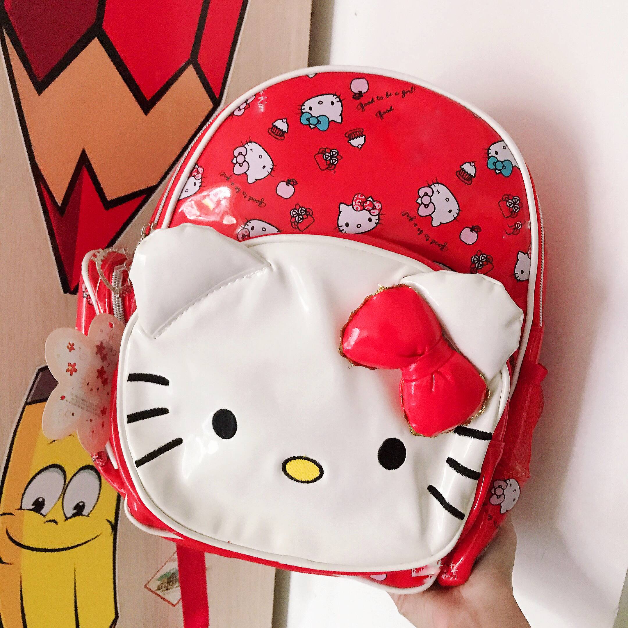 BALO CẶP DA BÓNG 10'' HÌNH MÈO HELLO KITTY NƠ PHỒNG MÀU ĐỎ CHO TRẺ EM BÉ GÁI - 90-DO1326A - NHẬT BẢN (24x10x29cm)