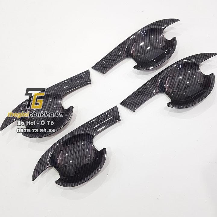 Bộ ốp tay nắm cửa, hõm cửa xe Mitsubishi Outlander vân Carbon