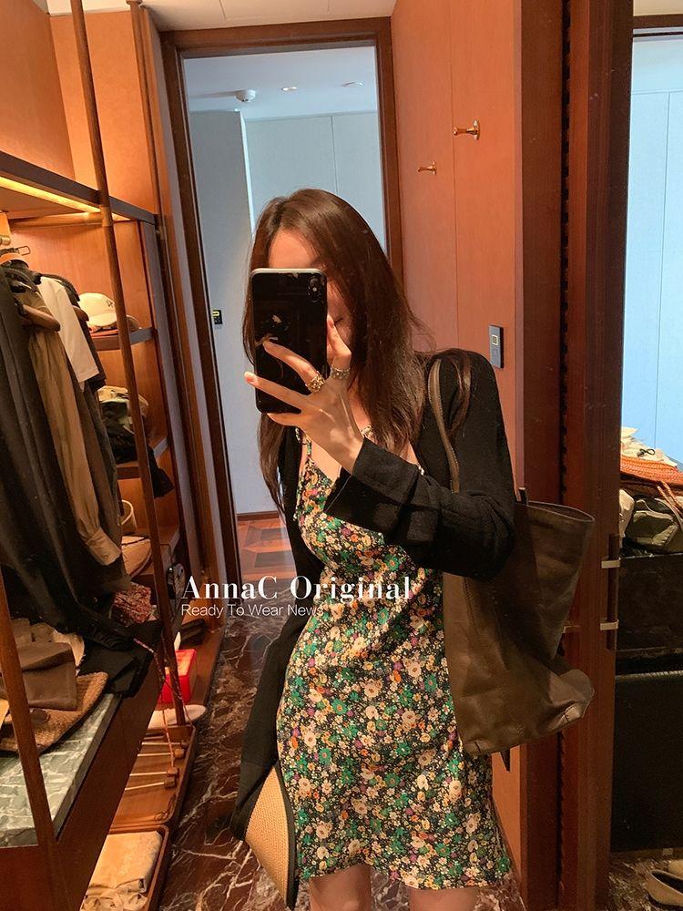 DONGSHOP 2023 Mùa hè Hàn Quốc cổ điển sling váy hoa mảnh đầm thiết kế phụ nữ nhỏ v cổ khí chất một từ váy ngắn