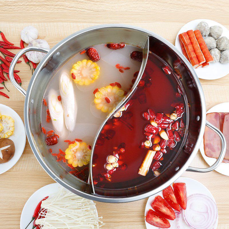 Nồi lẩu chuyên dụng 2 ngăn dùng cho mọi loại bếp kể cả bếp từ, đường kính 32cm - Nồi ăn lẩu thiên nga kiểu mới bằng inox 304 cao cấp, nắp kính cường lực trong suốt chống rơi vỡ