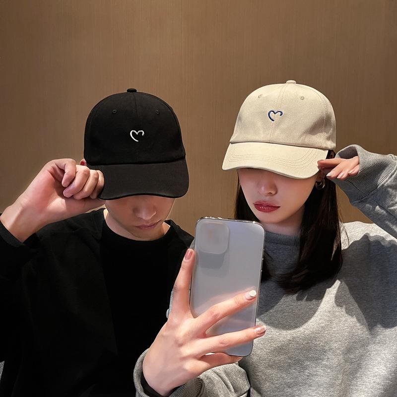 Trái tim thêu mũ bóng chày dành cho nữ nam mùa hè cotton sun đỉnh mũ tình yêu cặp đôi harajuku hip hop snapback hat Color: black Size: 54-60cm