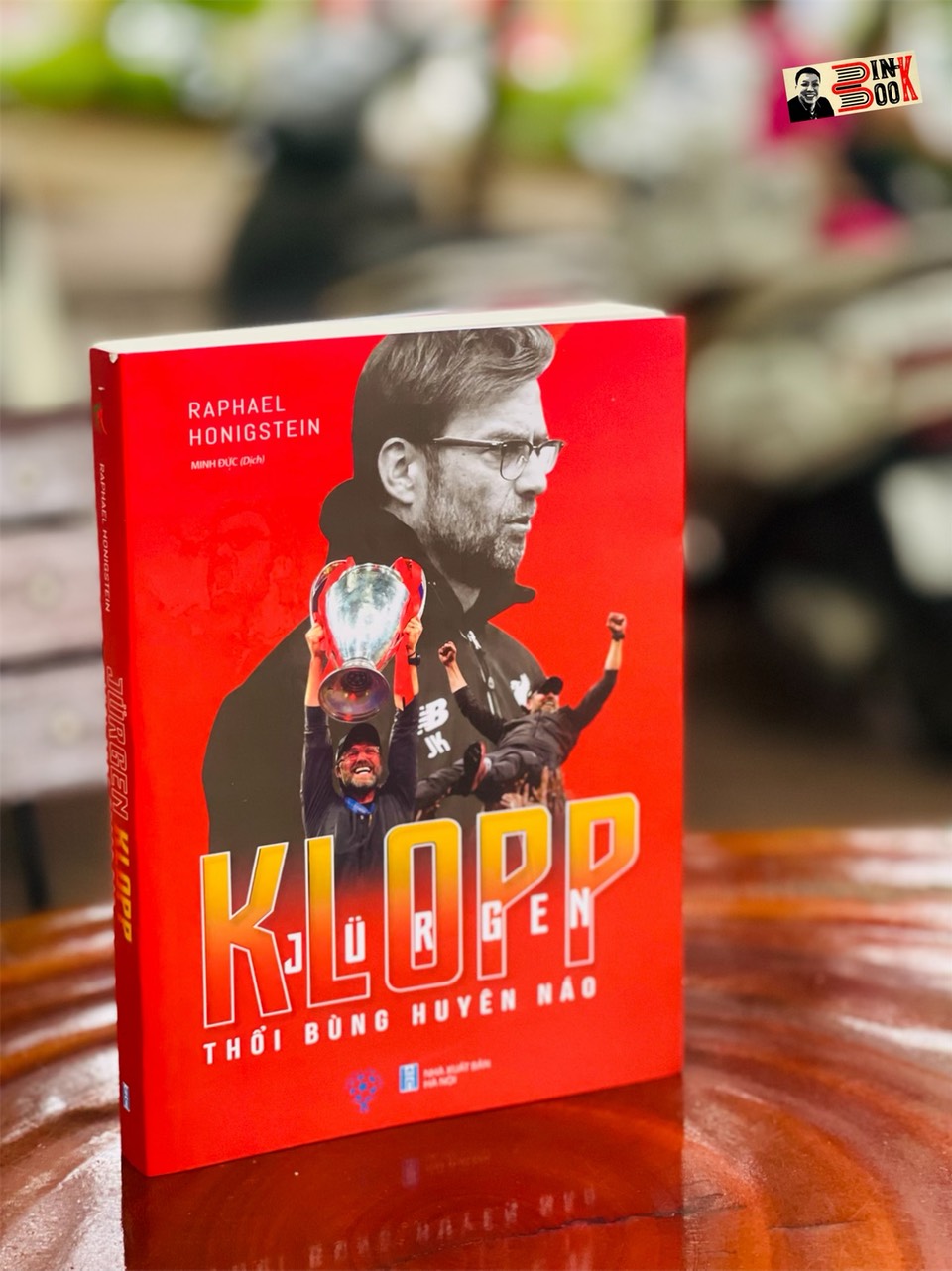 JURGEN KLOPP – THỔI BÙNG HUYÊN NÁO – Raphael Honigstein – Minh Đức dịch – THBooks – NXB Hà Nội (Bìa mềm)