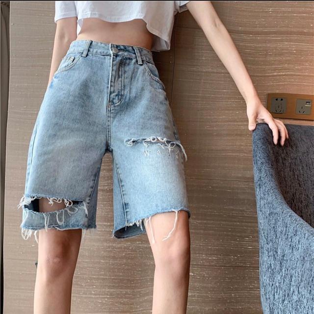 Quần jeans ngắn rách gối