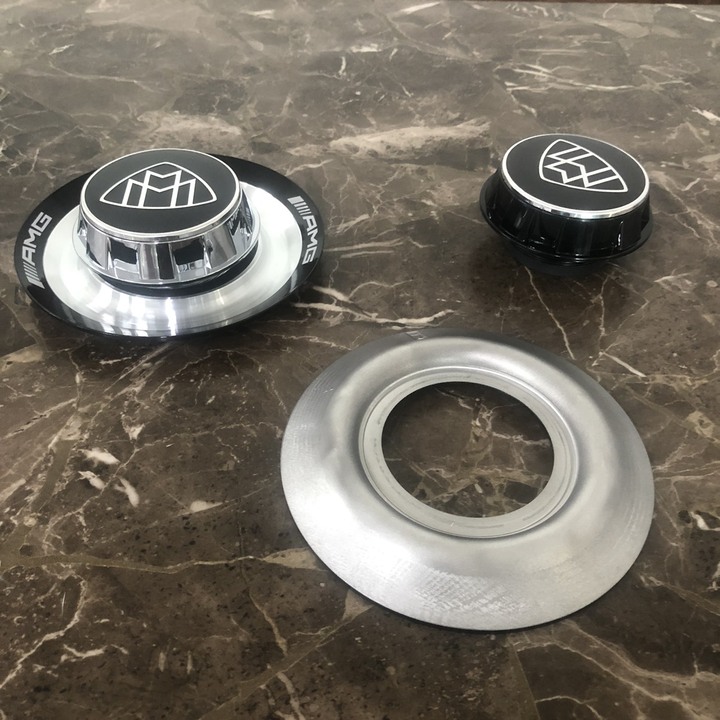 Logo chụp mâm, ốp lazang dùng cho bánh xe ô tô Maybach BC-1030M chất liệu hợp kim nhôm và nhựa ABS