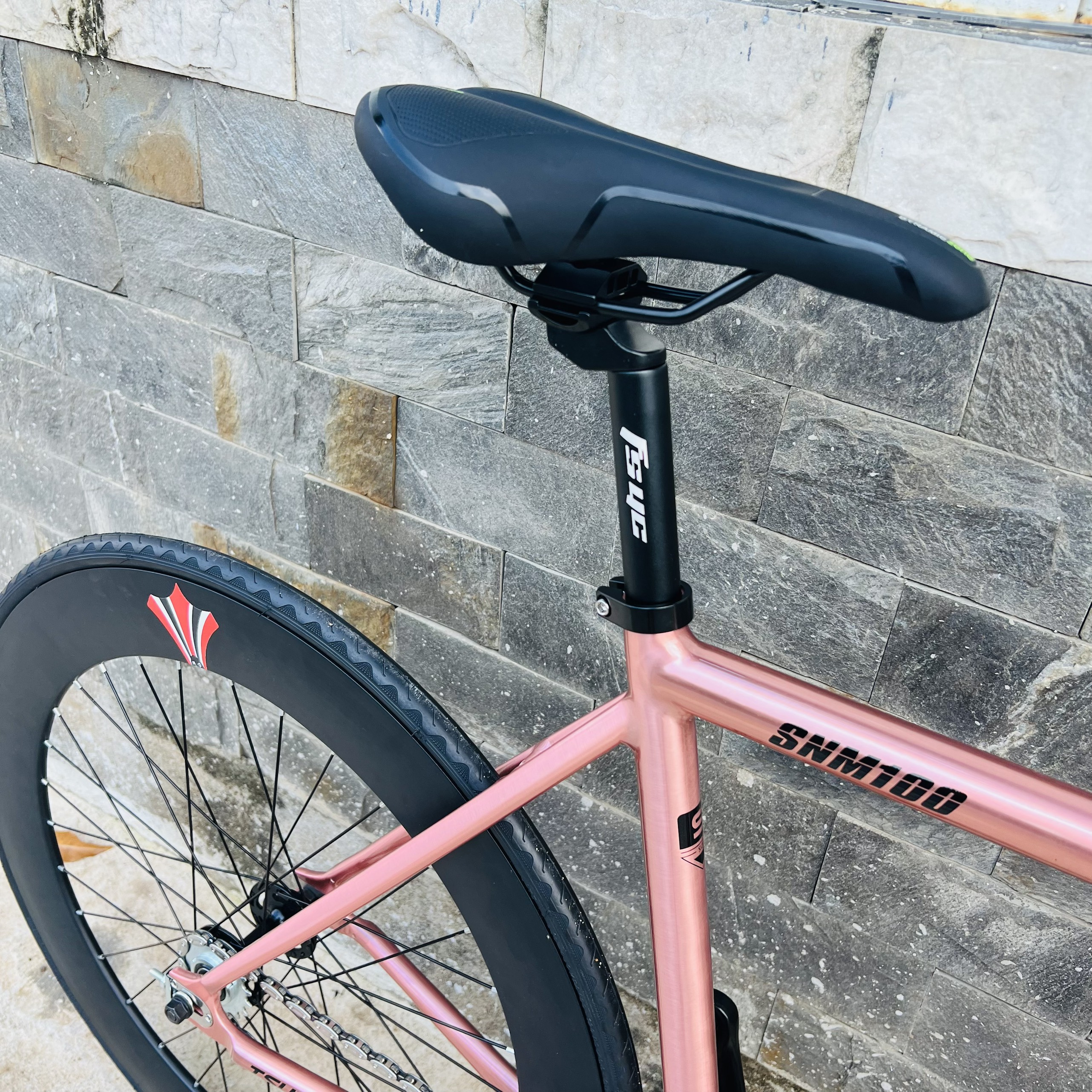 Fixed gear TSUNAMI SNM100 bánh trước 3 đao trắng sau 7cm - Màu Rose gold