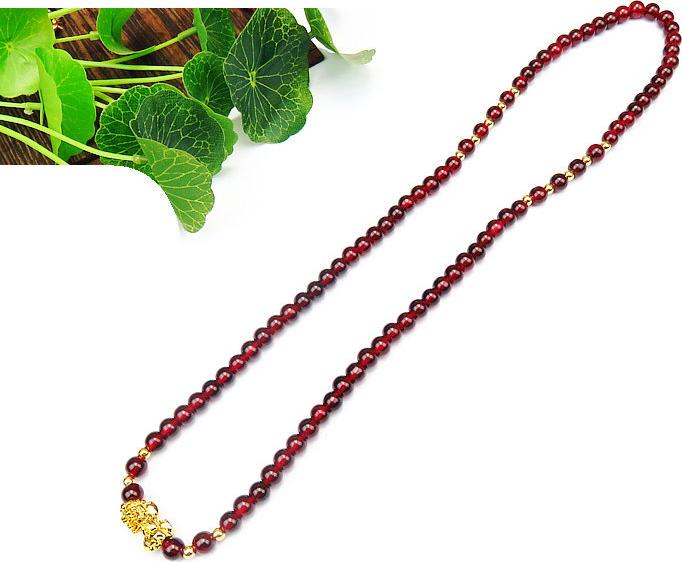 Combo Vòng đeo tay phong thủy đá Ngọc Hồng Lựu đính Tì Hưu Mạ Vàng 18k, kèm hộp đựng lót lụa.