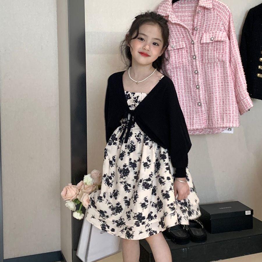 SHUANGYAN Yuanbaoth trẻ em ăn mặc thời trang phù hợp với phong cách phương Tây mùa xuân ăn mặc trẻ em gái mảnh hoa sling váy dệt kim áo choàng