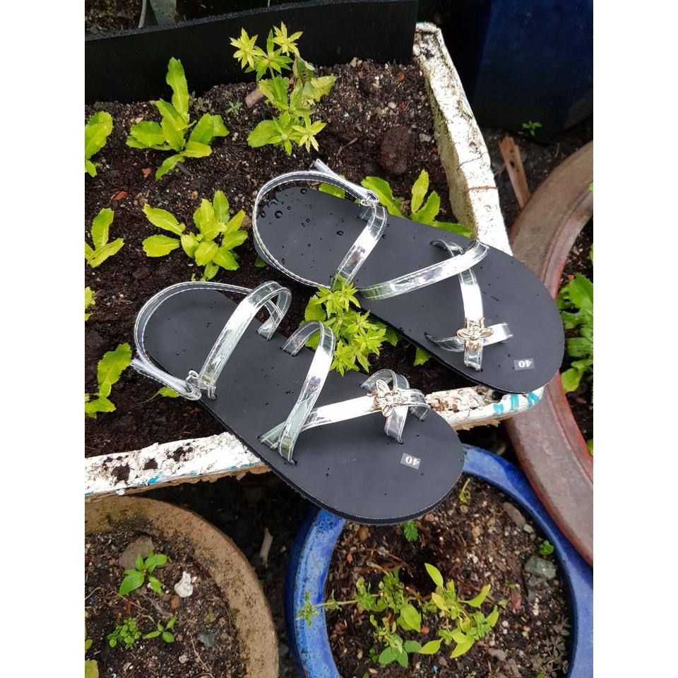 Dép sandals nữ đế đen quai bạc size từ 34 đến 42 nữ