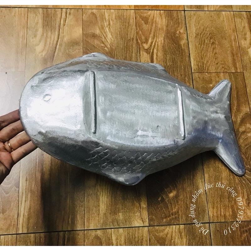 Khay cá chép om dưa hình con cá loại to