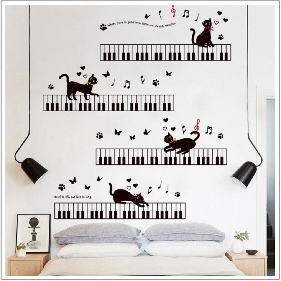 Decal dán tường mèo tinh nghịch đàn piano dễ thương sang trọng