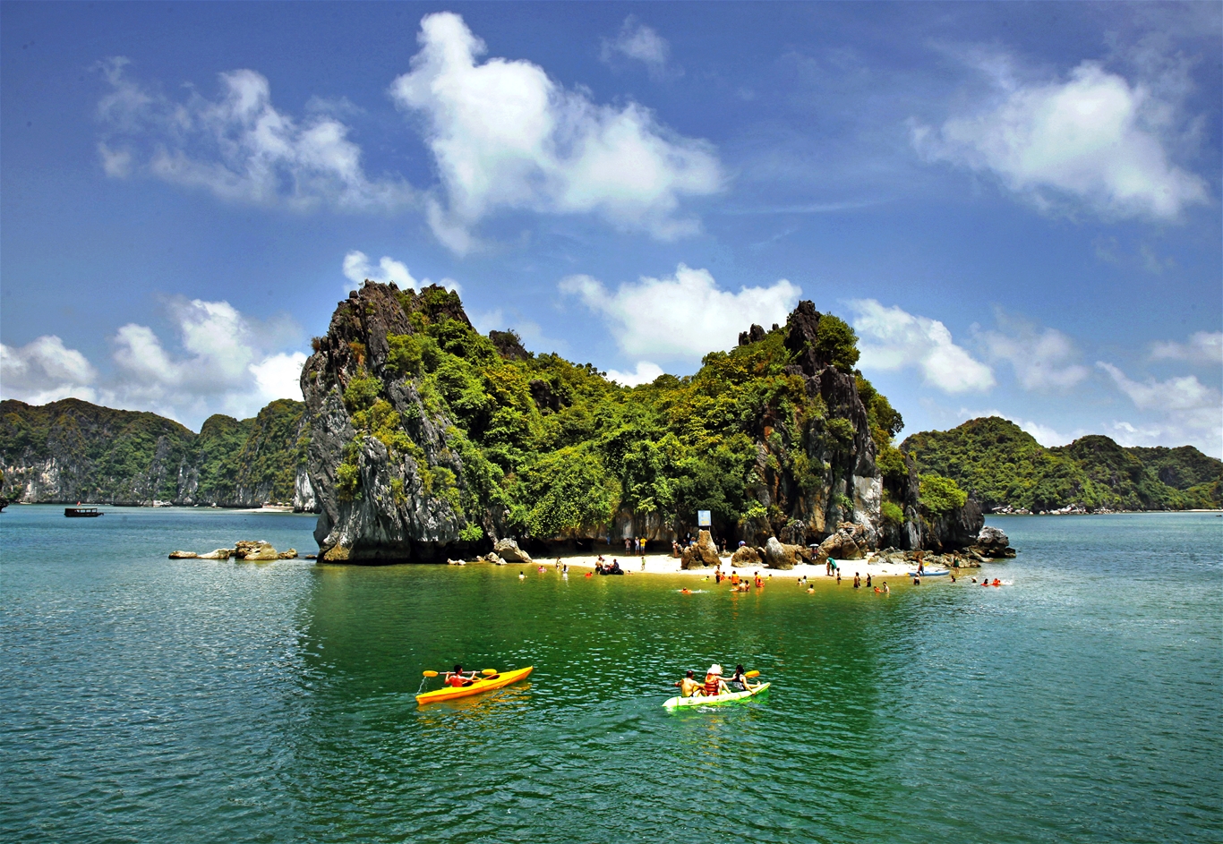 TOUR HÀ NỘI - ĐẢO NGỌC CÁT BÀ - VỊNH LAN HẠ
