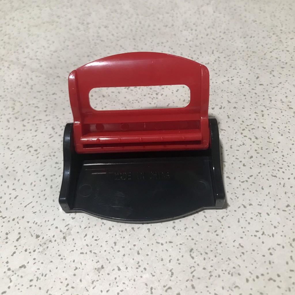 Kẹp cố định dây an toàn trên ô tô SW-1401