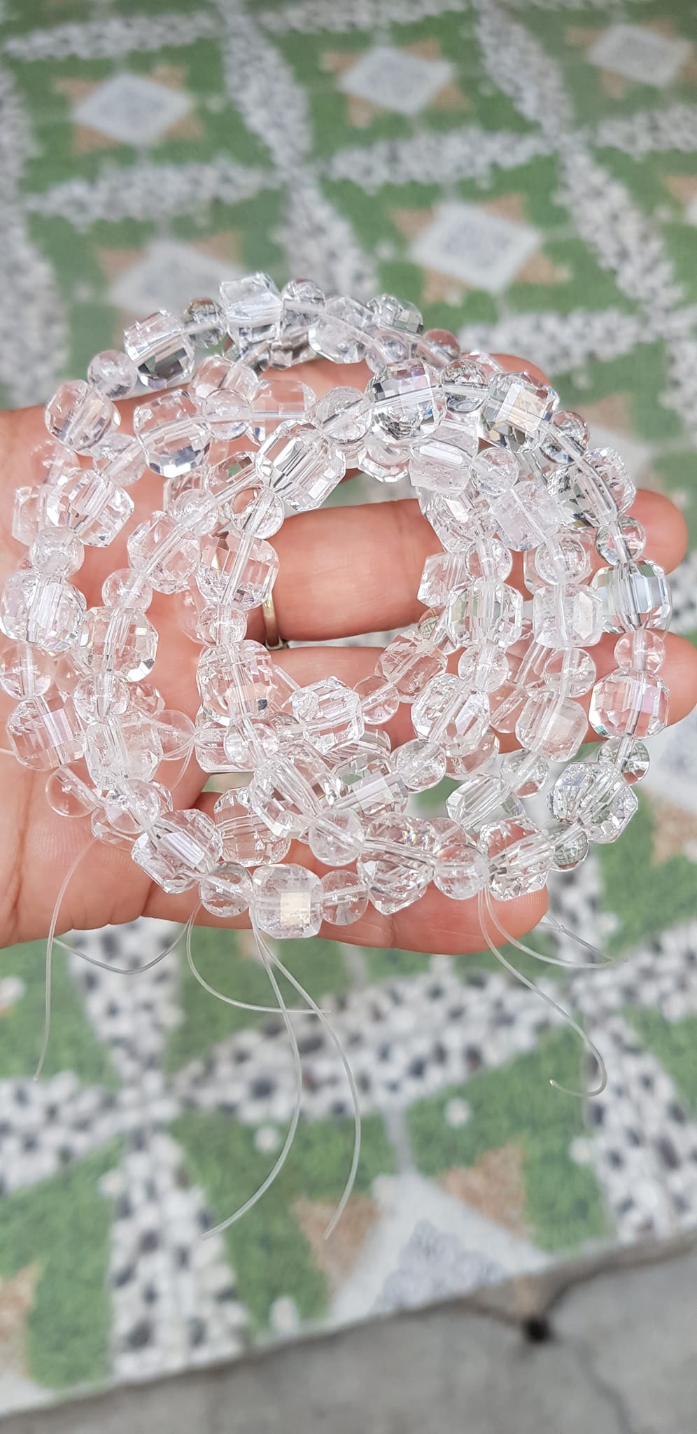 Vòng tay phong thuỷ nữ đá thạch anh trắng trong tự nhiên kiểu vuông giác tròn Size hạt vuông 10mm hạt tròn nhỏ 6mm Nữ mệnh kim mệnh Thủy đeo hợp may mắn tốt sức khoẻ công việc ạ