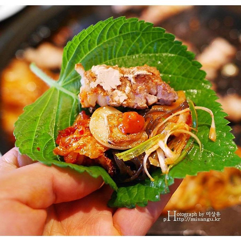 Lá mè ăn thịt nướng tươi ngon