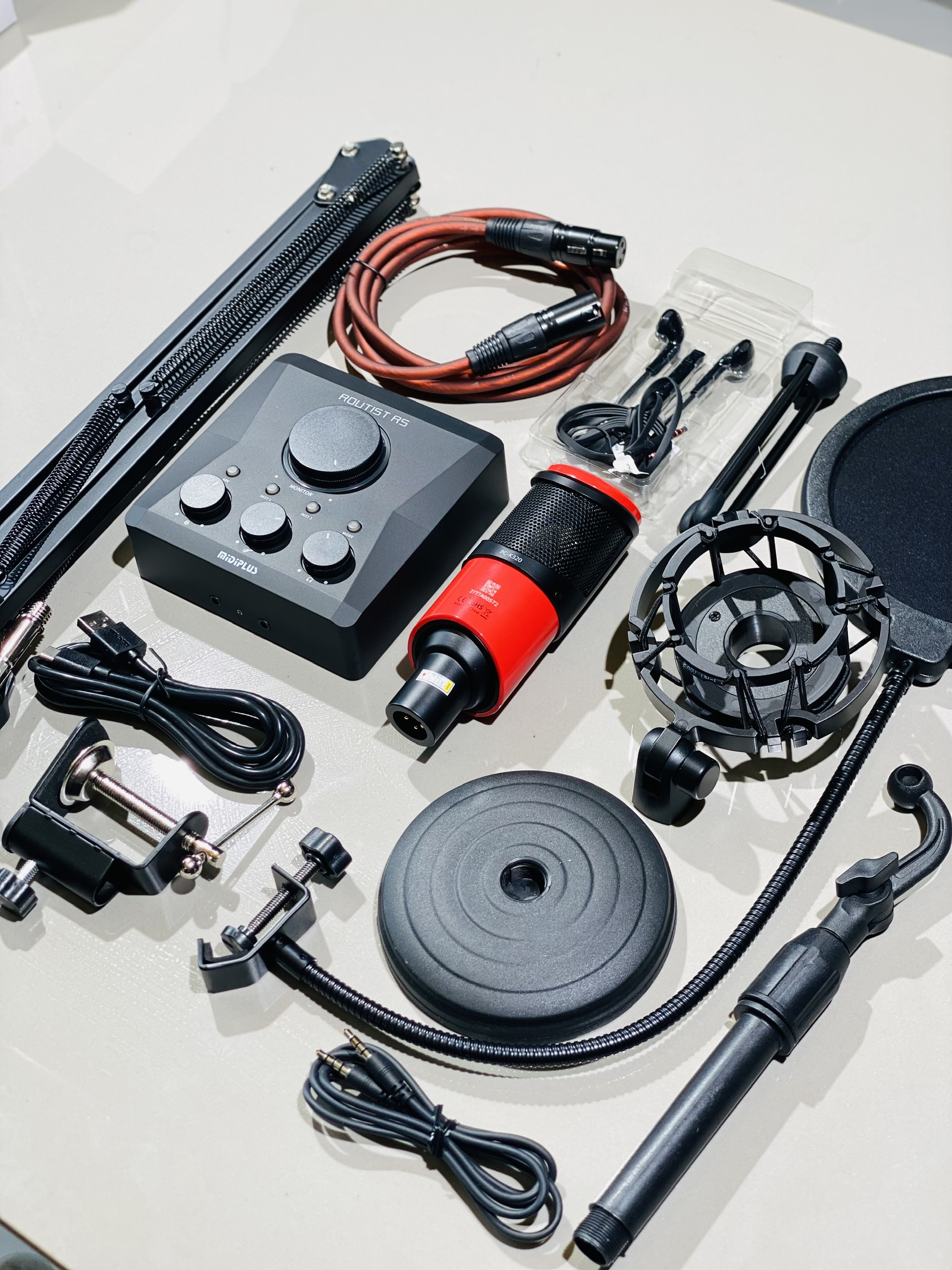 Combo chuyên Thu Âm Dùng Phần Mềm Livestream Chuyên Nghiệp sound card Routist RS GEN II và micro thu âm Takstar  K320 hàng nhập khẩu