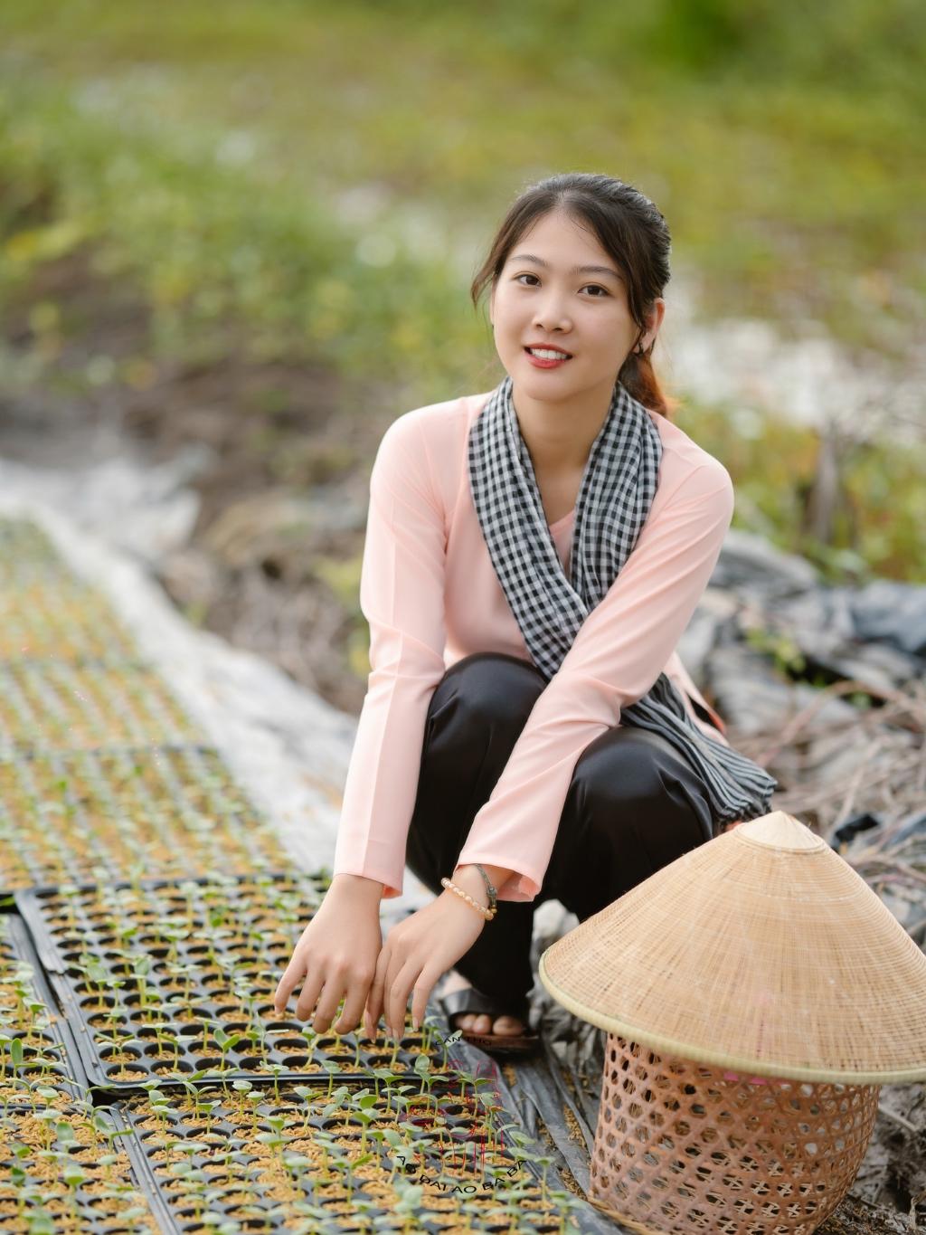 Bộ bà ba lụa hồng cam quần phi đen - Có bộ bà ba Bigsize- may sỉ bà ba toàn quốc - May bộ bà ba theo yêu cầu - Bộ bà ba, Bộ bà ba