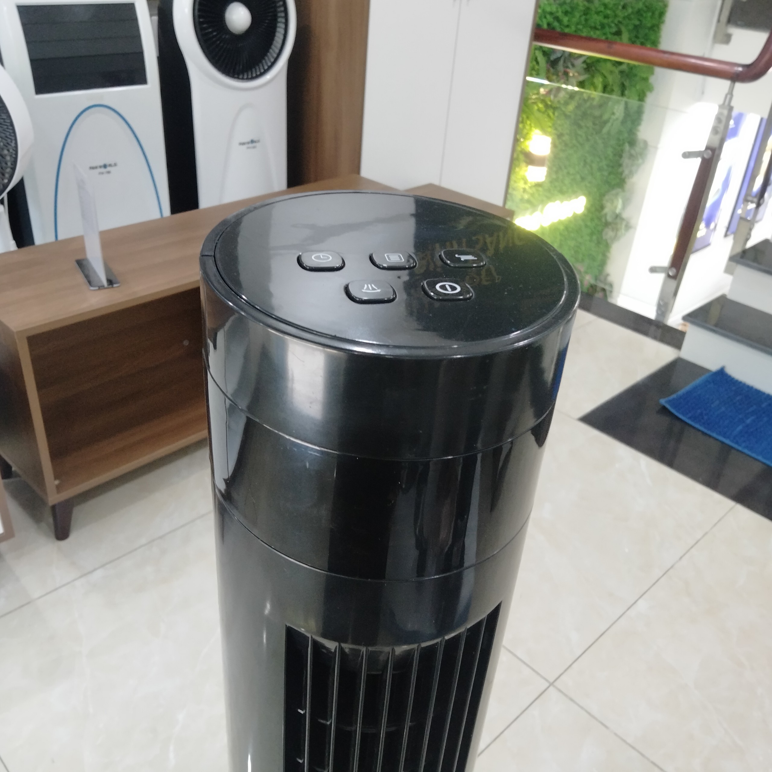 Quạt tháp không cánh Panworld PW-8207 màu đen - Hàng chính hãng