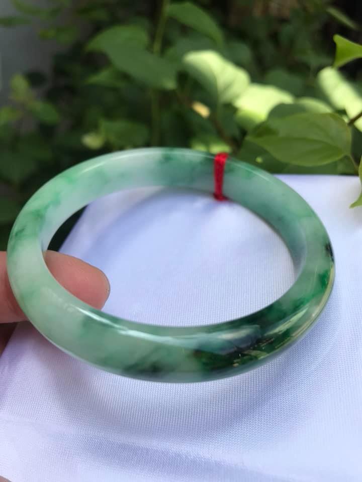 Vòng Cẩm Thạch Tự Nhiên BẢN HẸ SƠN THỦY NI53 LIỀN KHỐI Vòng BÓNG ĐẸP MÀU XANH NGỌC NHẸ ĐIỂM VÂN XANH ĐÂMJ NỮ MỆNH MỘC HỎA 51KG - 62KG