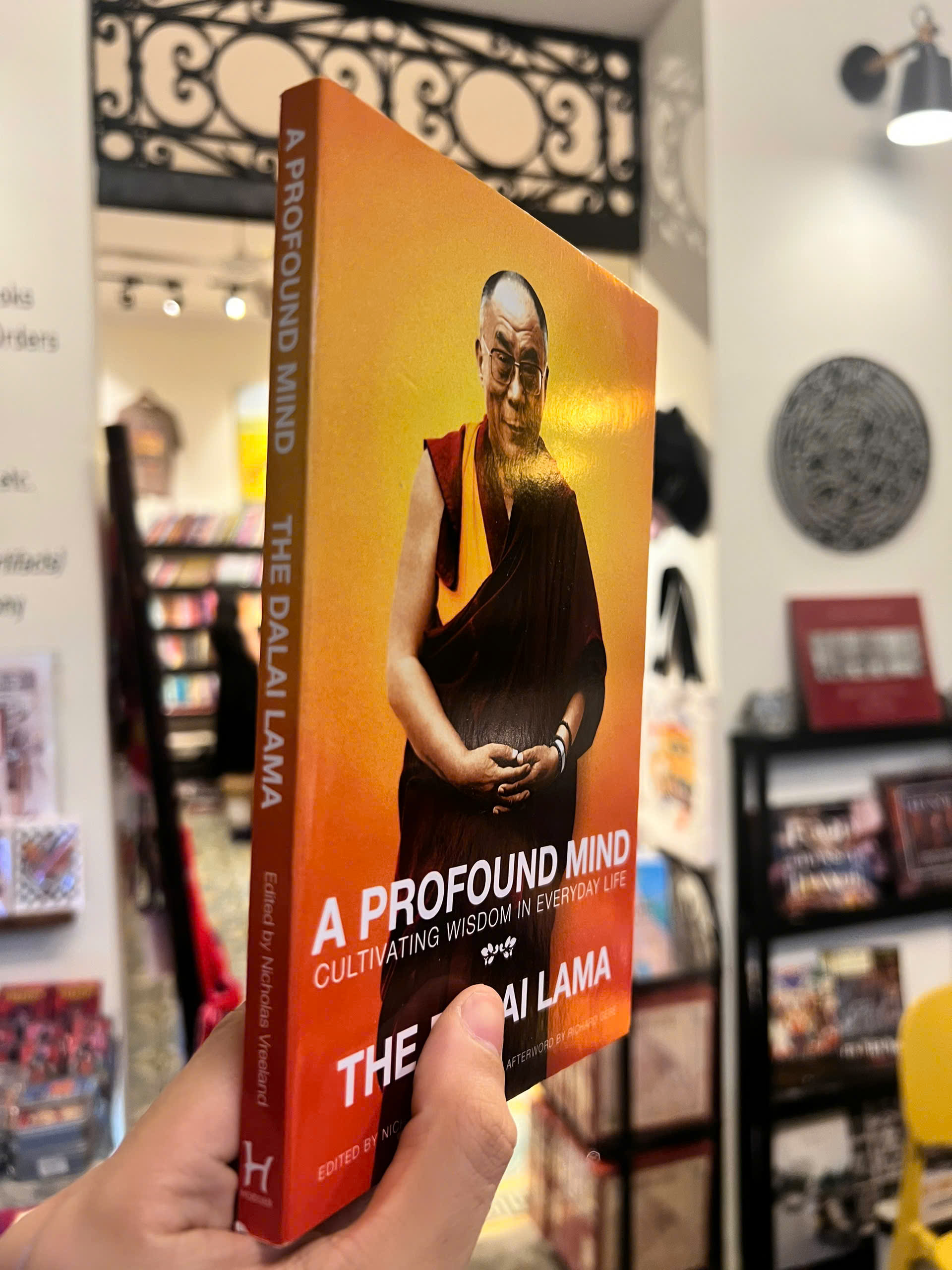Sách - A Profound Mind: Cultivating Wisdom in Everyday Life by Dalai Lama XIV | Buddhism / Ngoại văn