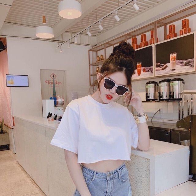 Áo thun croptop cổ tròn form suông bận thoải mái