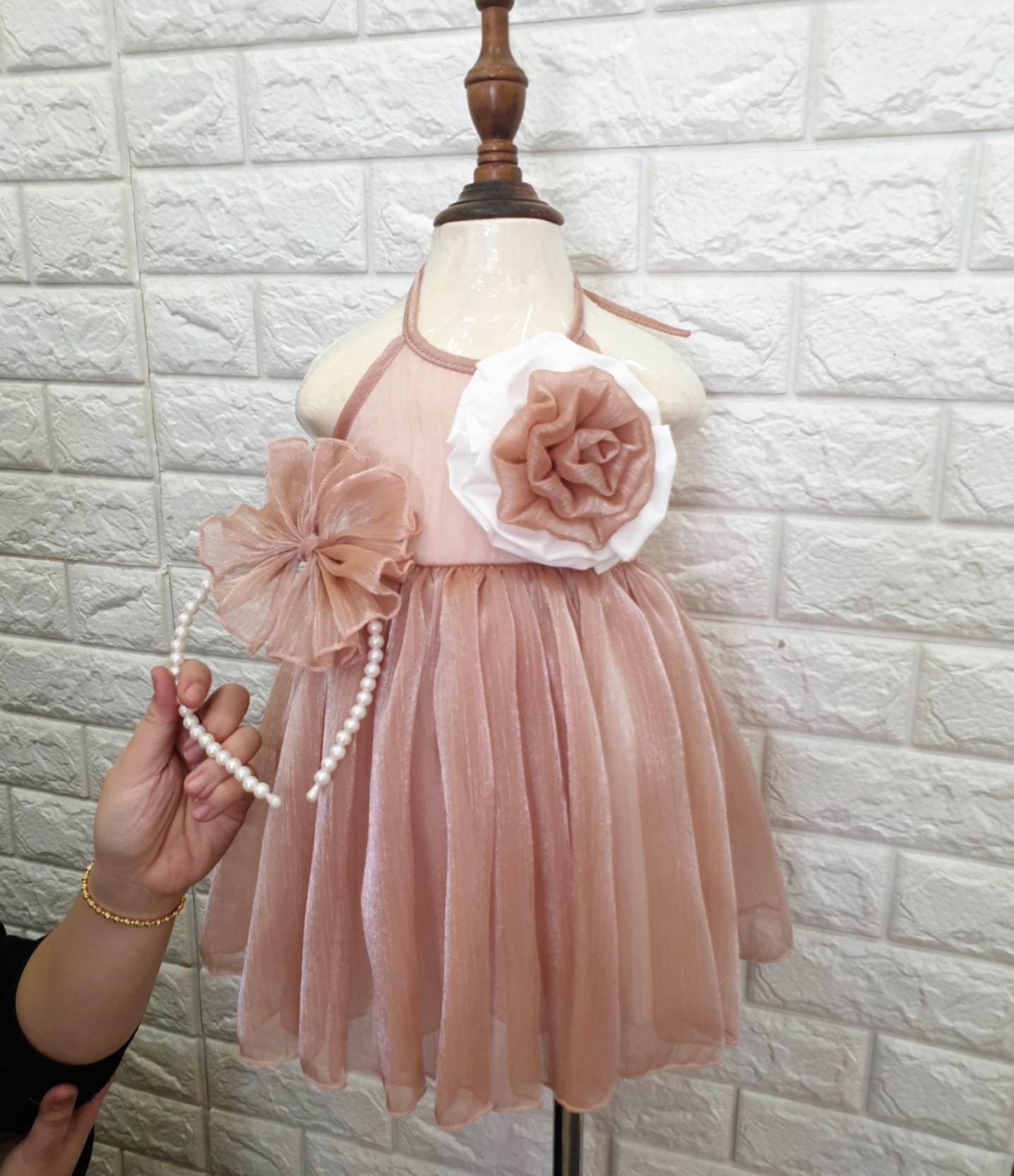 Váy Yếm Hoa Tơ Nâu cho bé yêu TẶNG KÈM nơ (HÀNG THIẾT KẾ CAO CẤP cho bé từ 5kg - 30kg)