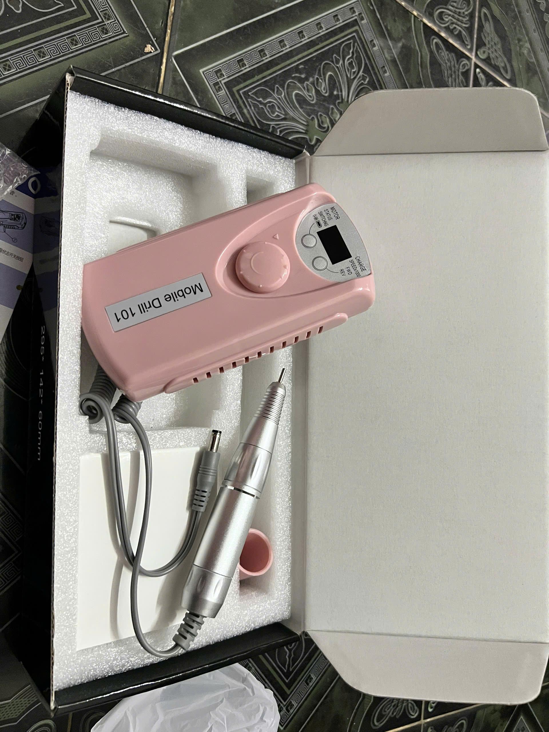 Máy Mài Móng Tích Điện Drill 101 Tay Cầm Trắng Nhẹ Tay Chạy Êm, Tích Điện Lâu, Kèm 6 Đầu Mài, Hiển Thị Pin, 30000 Vòng/Phút