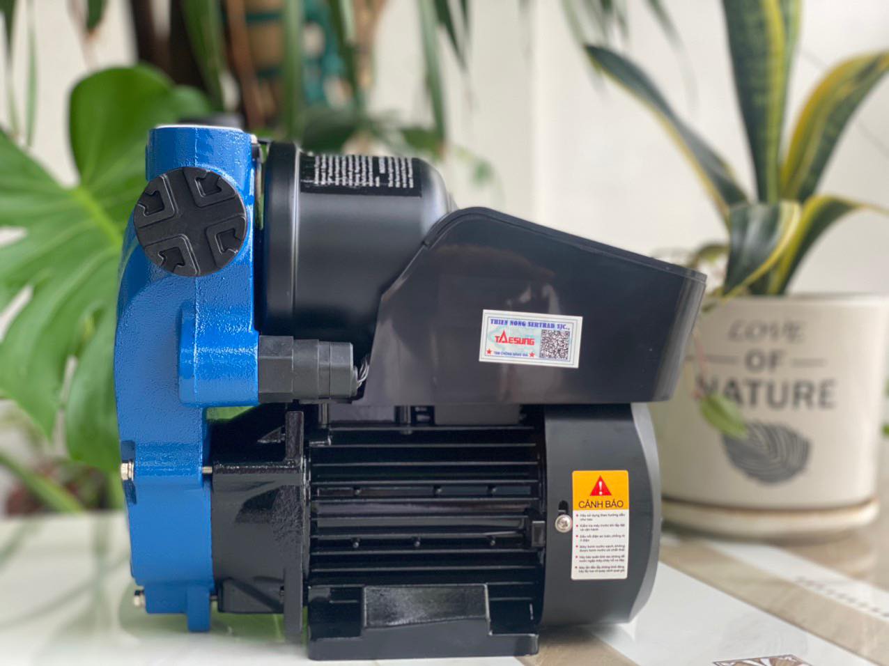 Máy bơm tăng áp điện tử thông minh taesung 200w tăng áp cho nhà 1-3 tầng hoạt động êm,tiết kiệm điện,bảo hành 2 năm