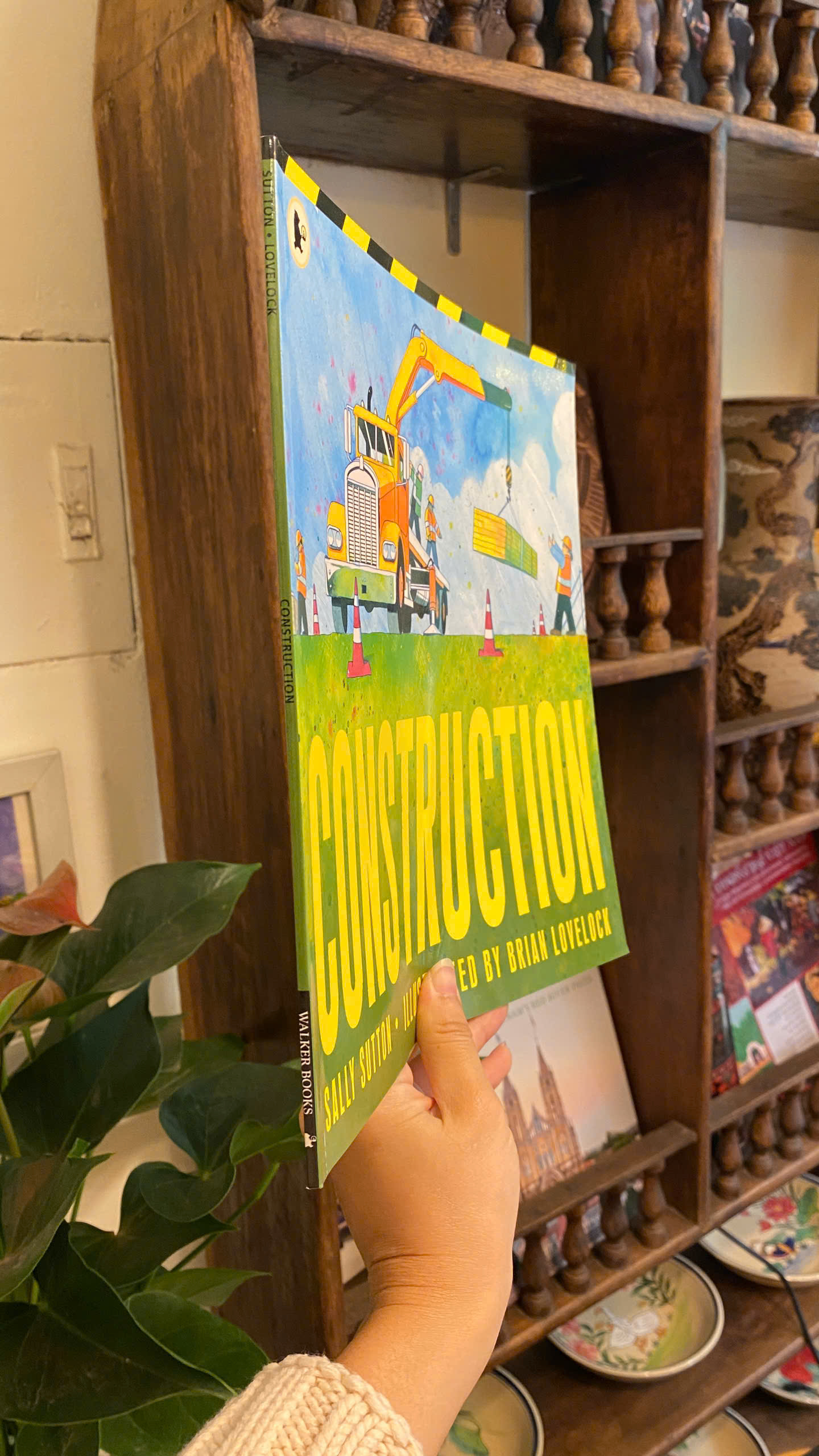 Sách - Construction (ROADWORKS) by Sally Sutton | Children's English Picture Book