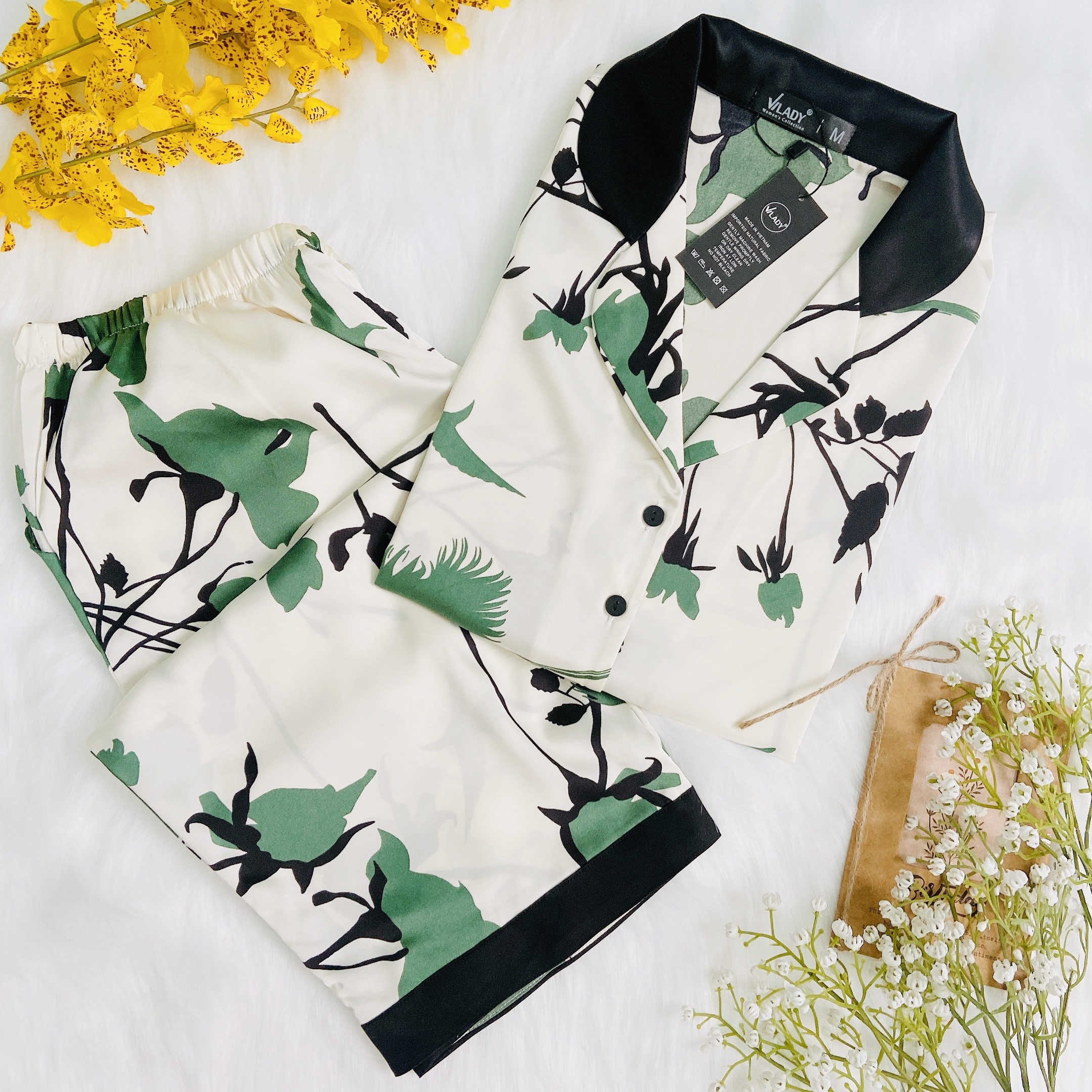 Bộ đồ Pyjama nữ, đồ mặc nhà lụa VILADY - B143 Quần Lửng Tay Cộc Họa Tiết Chim Màu Xanh, chất liệu lụa Pháp