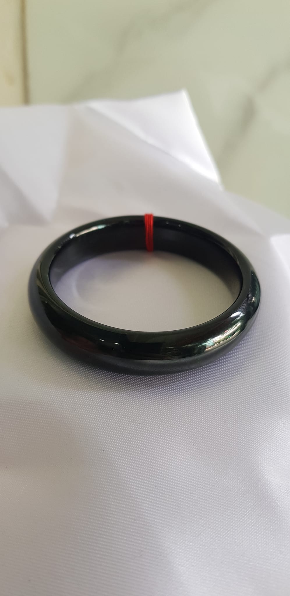 Vòng Cẩm Thạch Bản Hẹ Đen Sịn 50mm x cao 12mm x dầy 6,5mm Màu đen đều Nữ tay nhỏ 35kg - 49kg đeo Hợp nữ mệnh Thủy mệnh Mộc đeo ạ
