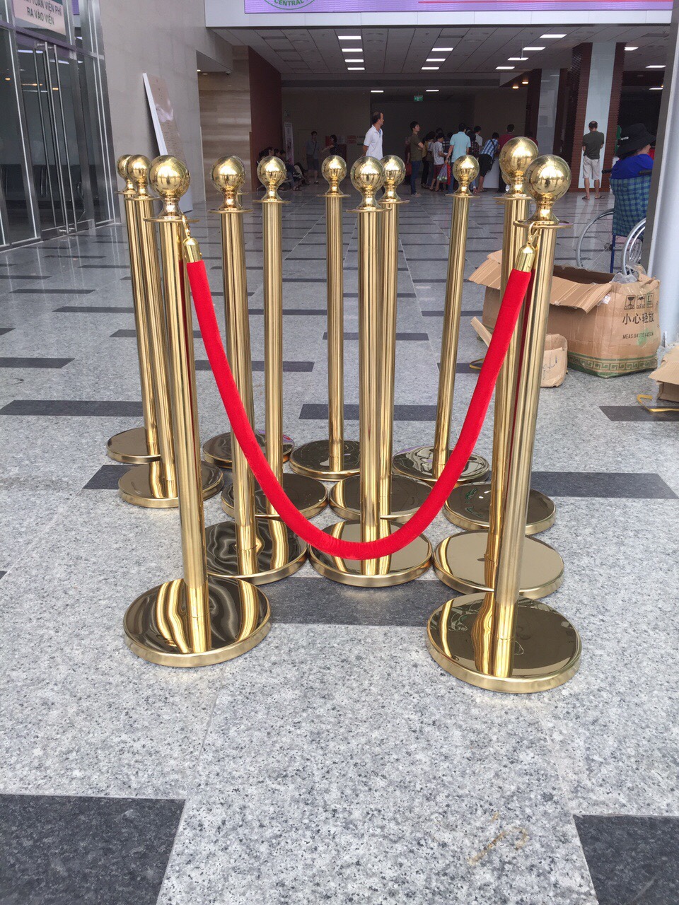 Cột chắn inox đầu tròn