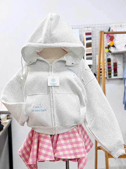 Áo Khoác Nỉ dày xuất khẩu mềm mịn, dáng boxy, logo in nổi, có 2 túi trong, logo thêu, nút cổ, form dưới 70kg.nón to 2 lớp thời trang