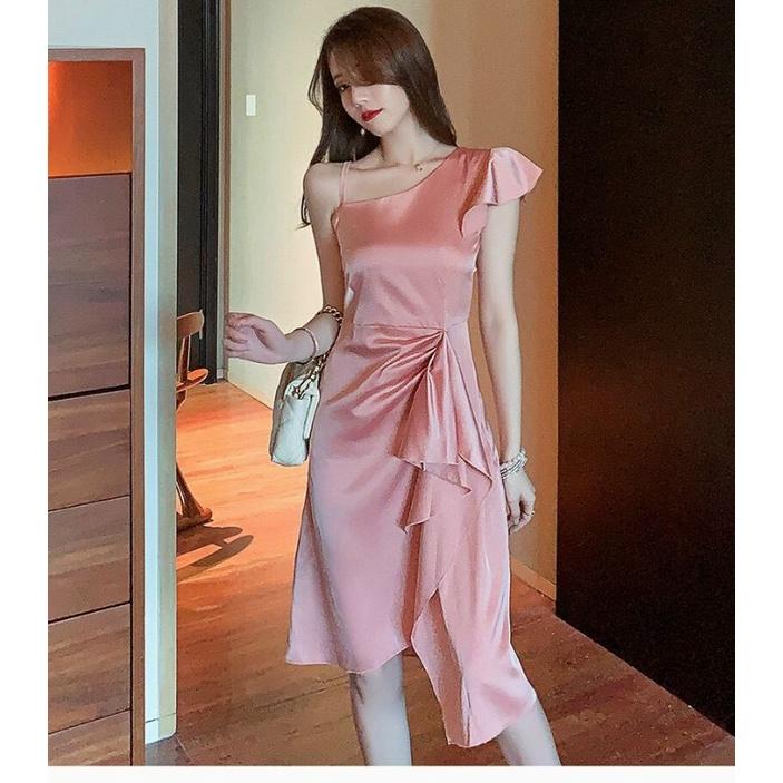 ĐẦM XOÈ TRỄ VAI NHÚN BÈO