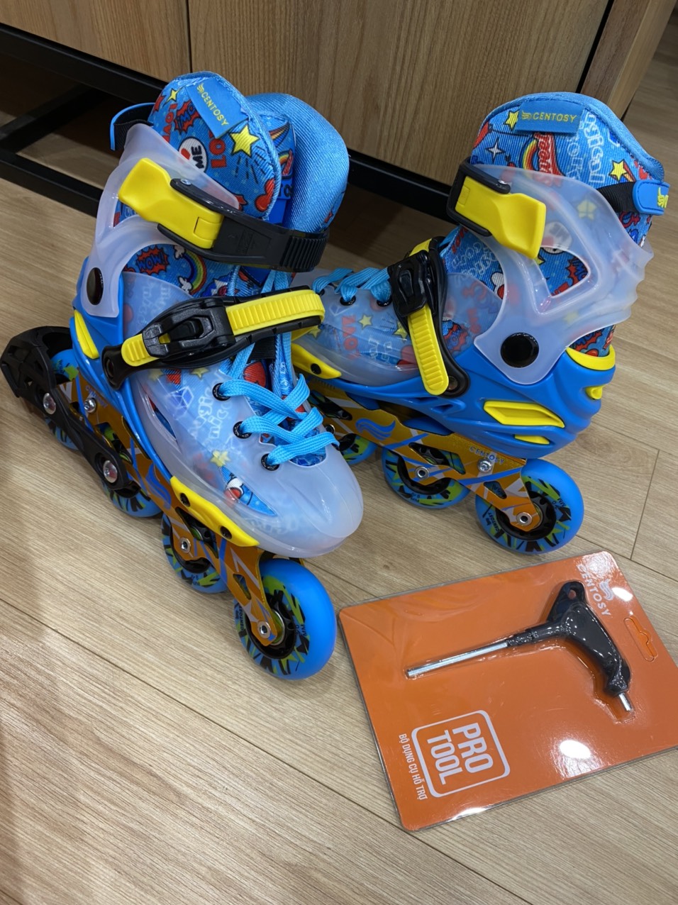 [Tặng Bảo Hộ Tay Chân] Giày Patin Trẻ Em Centosy Kid Pro, Form Nhựa, Độ Chịu Lực Cao, Có Khóa Bánh Cho Bé
