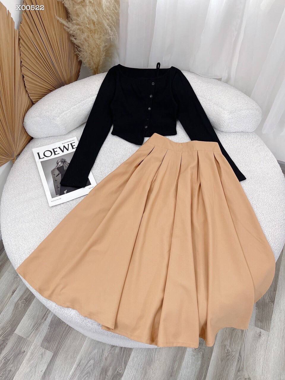 SET ÁO CROPTOP THUN ÔM CỔ U TRƠN TAY DÀI + CHÂN VÁY DÀI SUÔNG TRƠN XẾP LY NHẸ DẠO PHỐ DỰ TIỆC