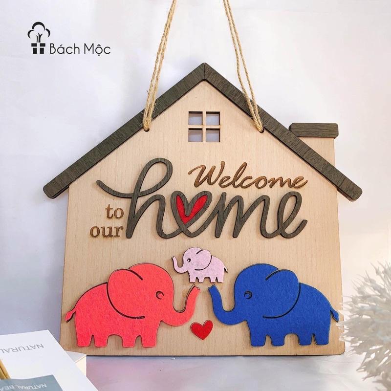 Bảng gỗ trang trí decor hình gia đình voi chữ Welcome home có sẵn dây treo