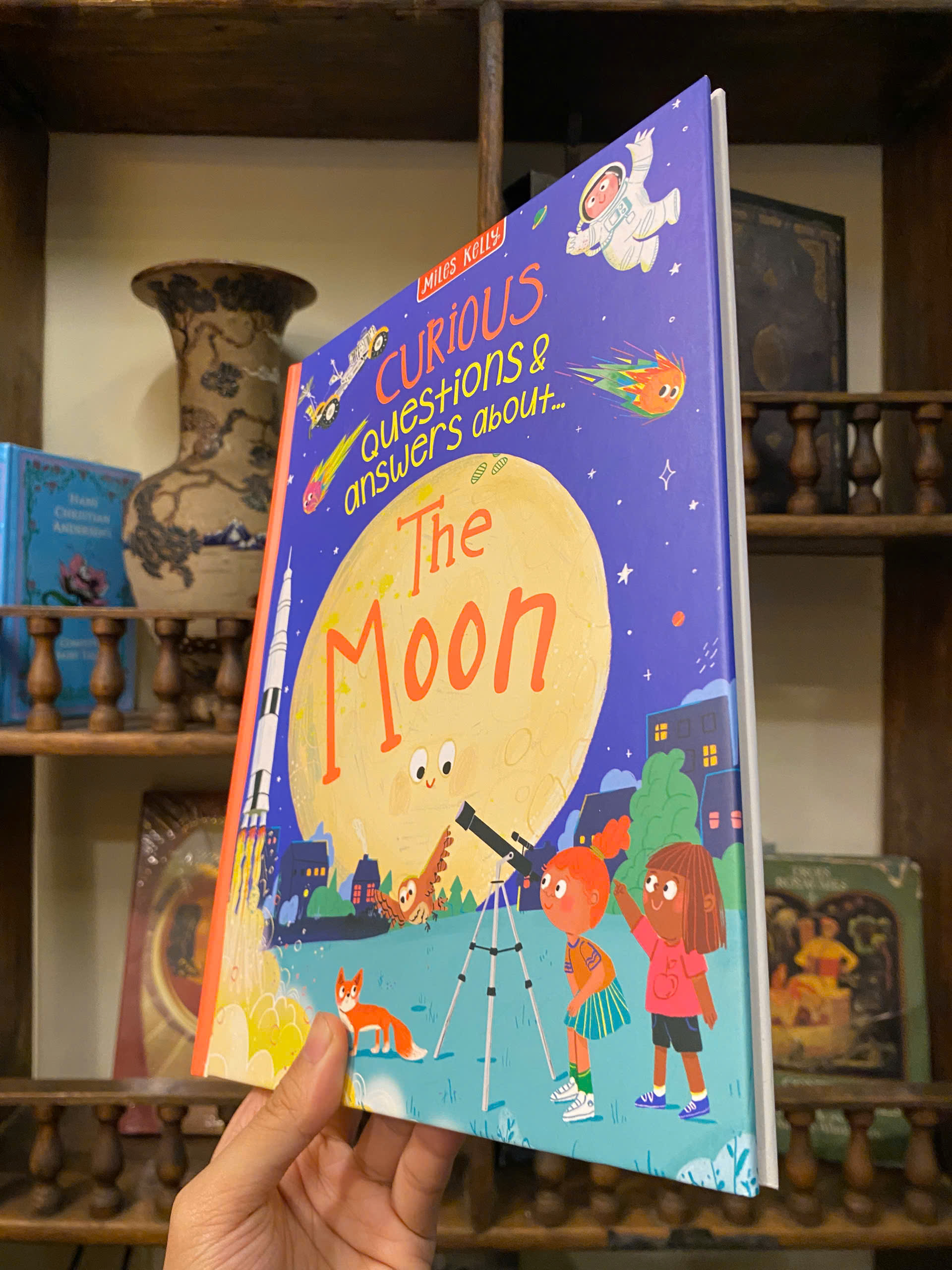 Sách - Curious Questions & Answers about The Moon by Anne Rooney | Children's Book | Bìa cứng