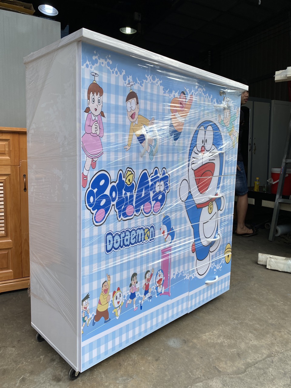 Tủ nhựa đài loan 2 cánh 5 ngăn in 3D hình  Doraemon dành cho bé