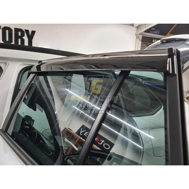 Bộ vè che mưa dành cho Toyota Corolla Cross viền INOX cao cấp
