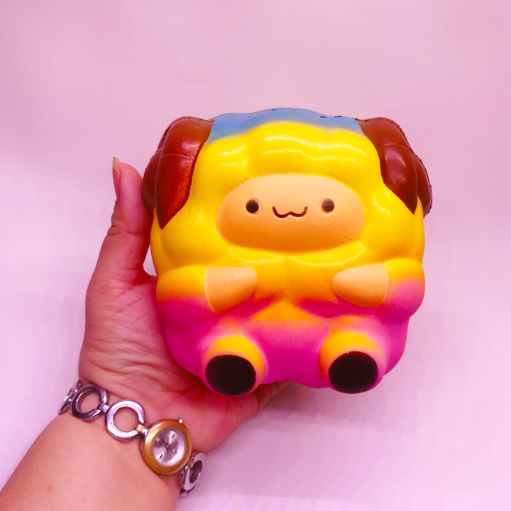 Squishy cừu ngồi galaxy cho bé