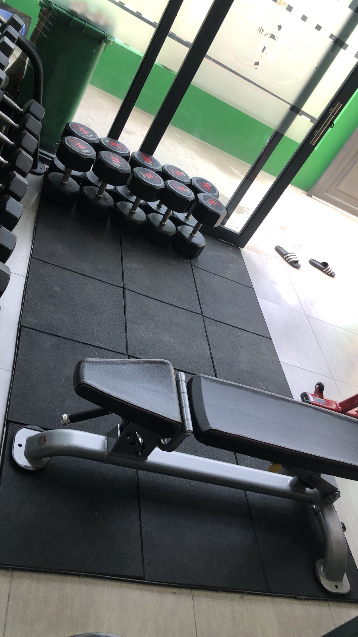 Gạch cao su phòng gym 50x50cm dày 15mm màu đen