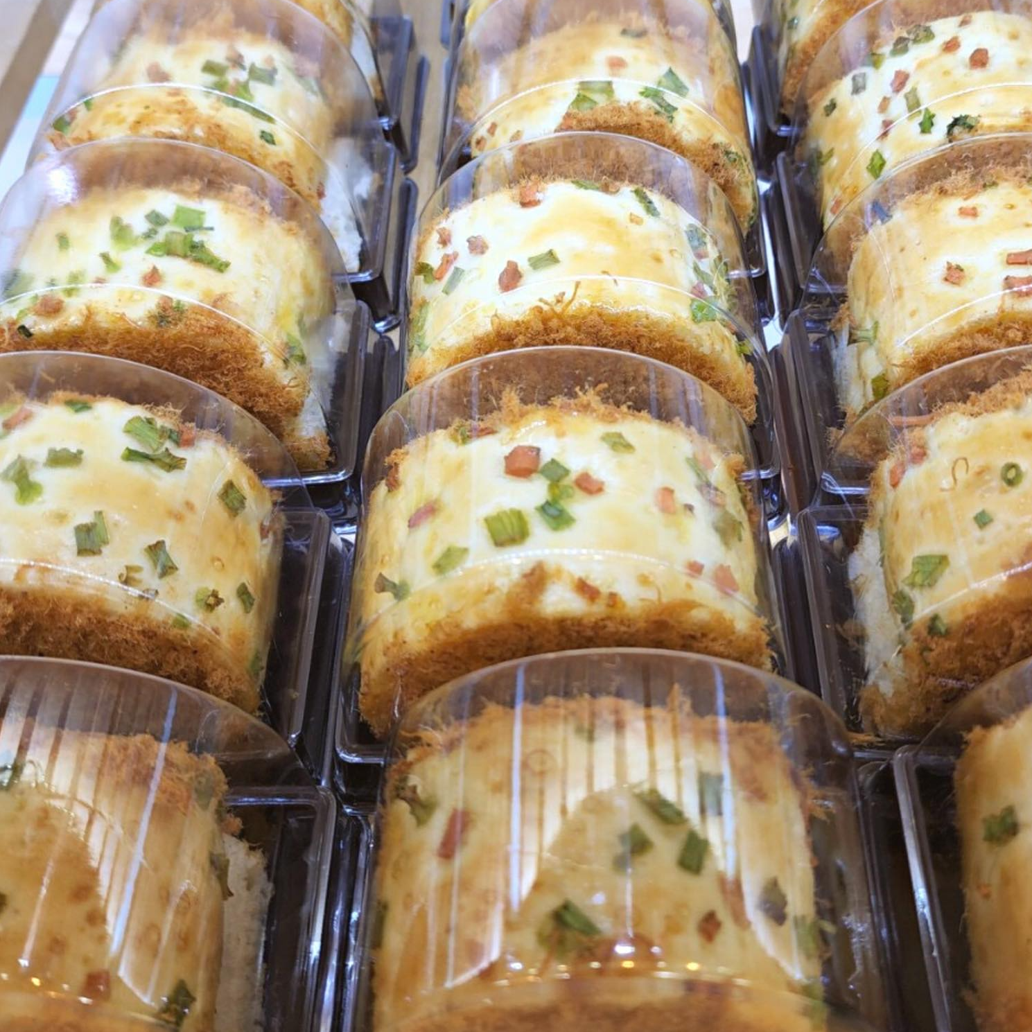 100 Hộp B30 Đựng Bánh Bông Lan Cuộn Lát Lớn