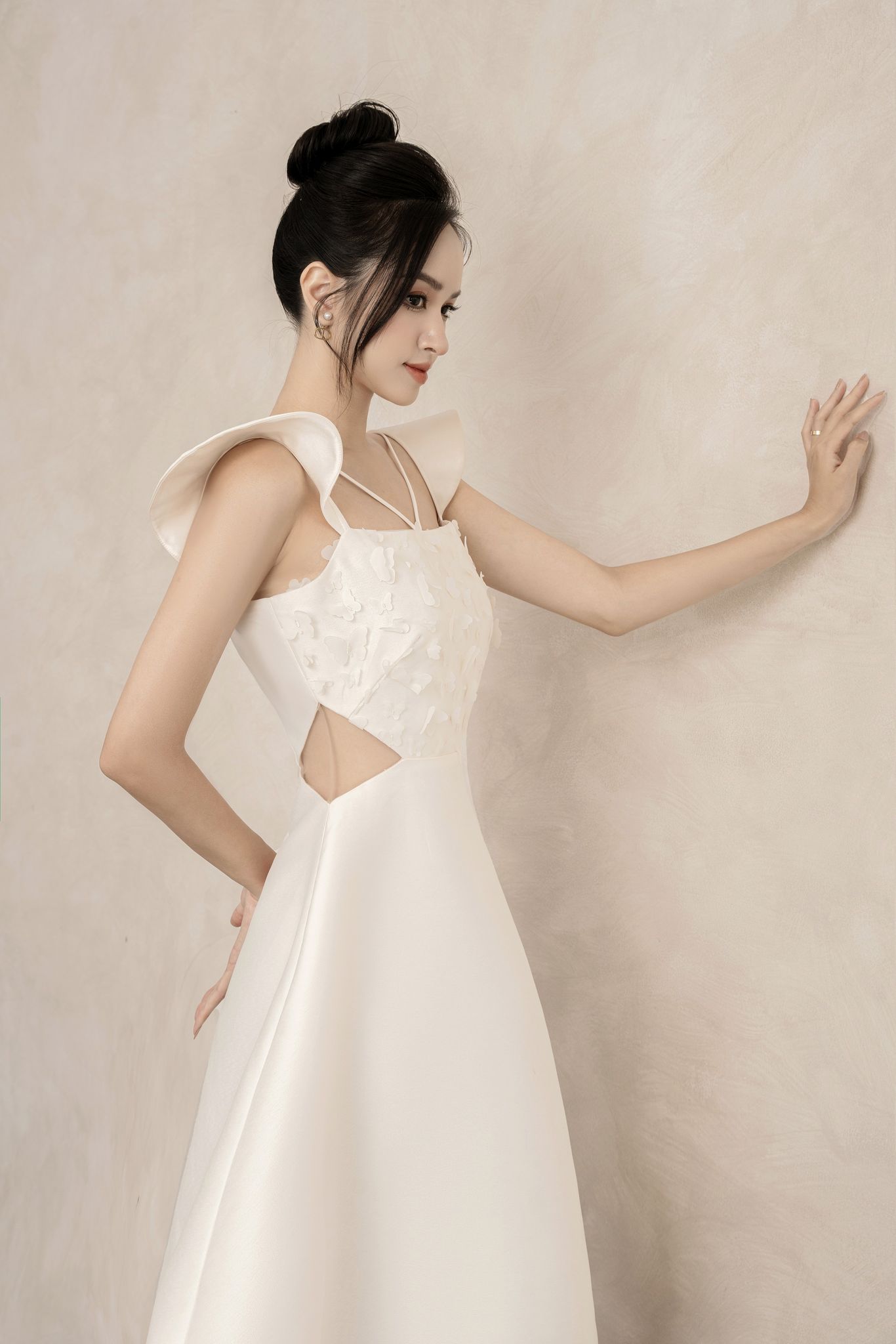 OLV - Đầm Kamari Cut Out Dress
