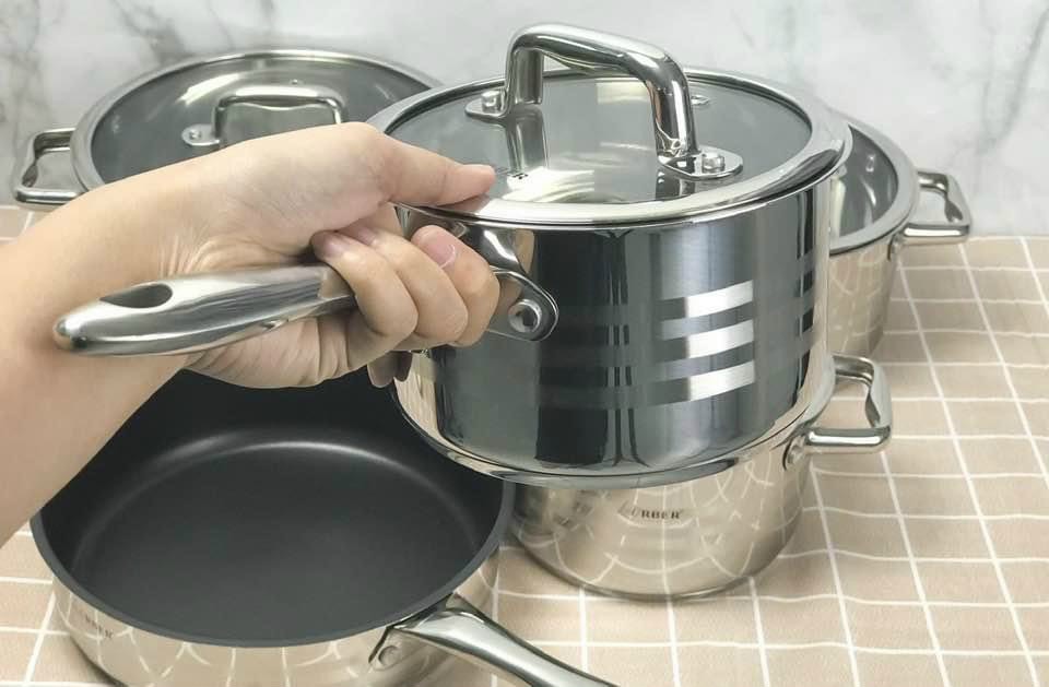 Bộ nồi hàng gia dụng