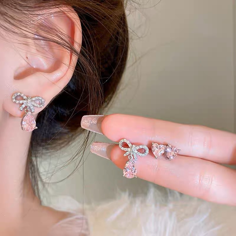 Set 2 đôi khuyên tai đính ngọc màu hồng