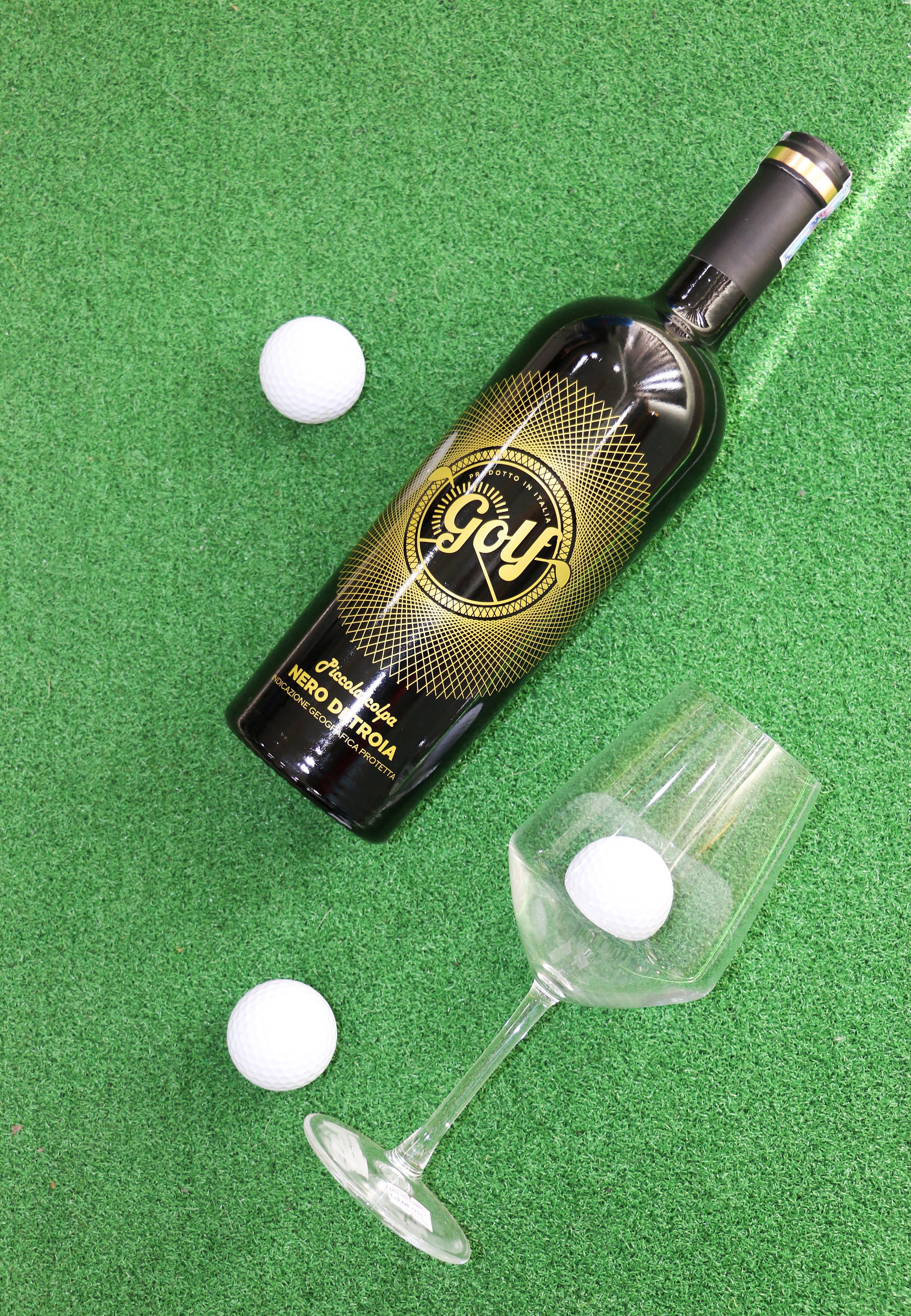 Rượu vang Golf Nero di Troia