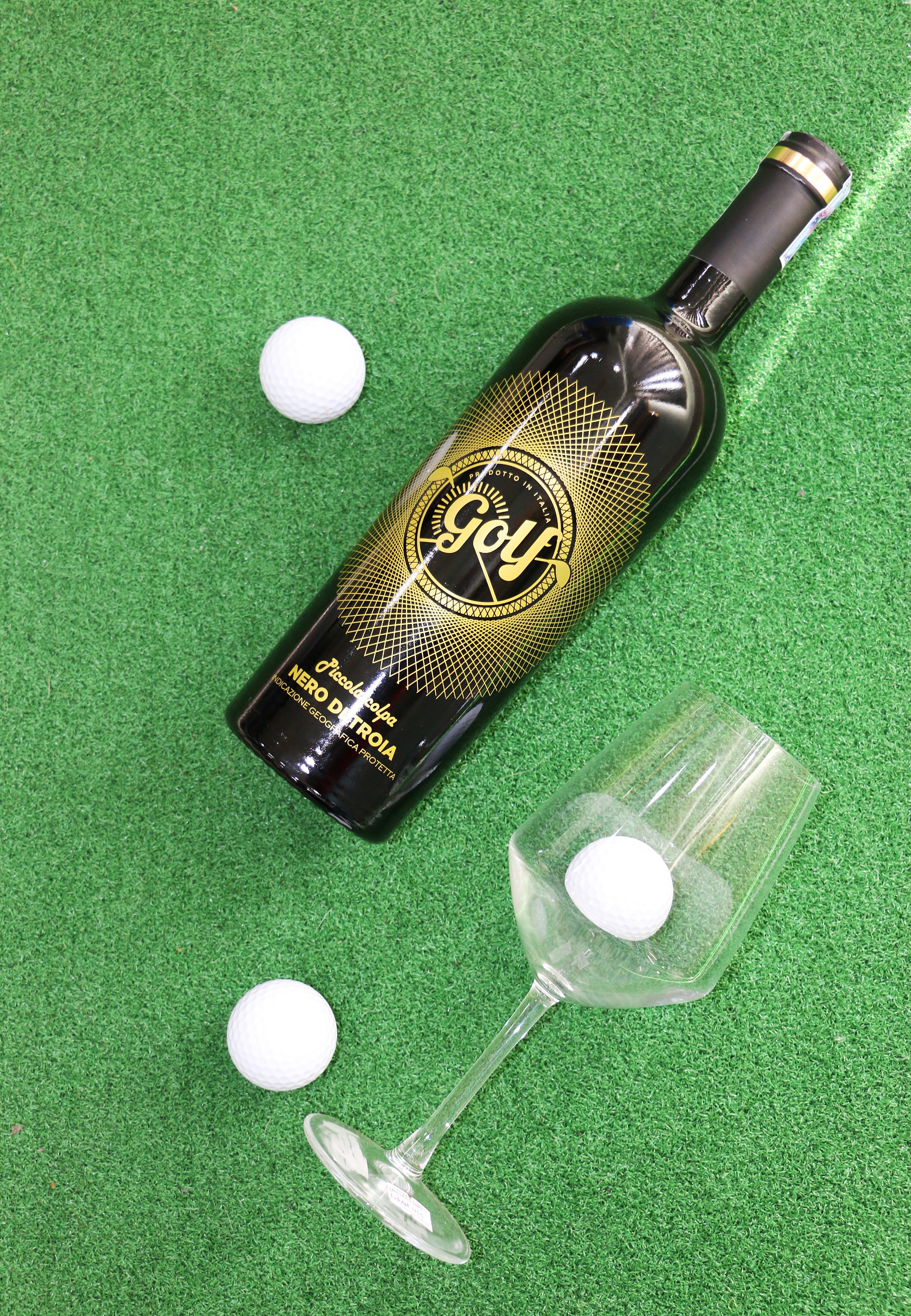 Rượu vang Golf Nero di Troia